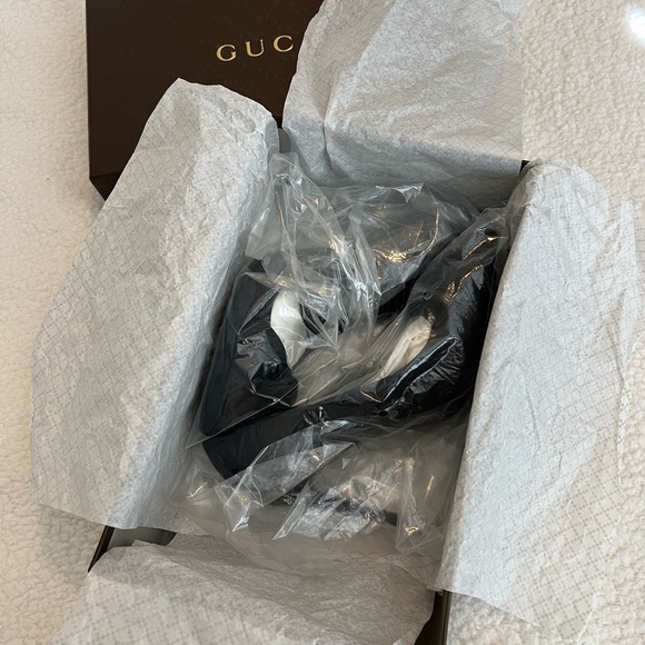 Black Gucci Heels - Picture 10 of 10